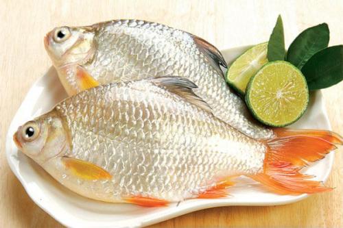 Cá nước ngọt, rau xanh, hoa quả là những thực phẩm vàng giúp phòng ngừa tai biến