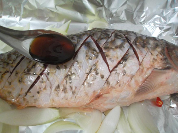 Cách làm cá nướng giấy bạc không khó, chỉ cần chuẩn bị đủ nguyên liệu, canh đúng giờ là có món cá nướng thơm ngon