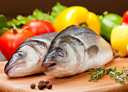Chế độ ăn cho người bị suy thận cần bổ sung nhiều cá để tăng cường sức khỏe
